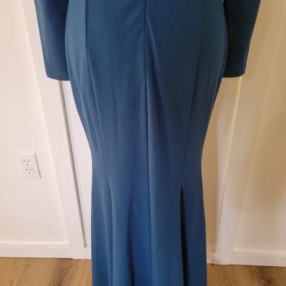 Elegant Teal Long Sleeve Dress - Picture 9 of 14